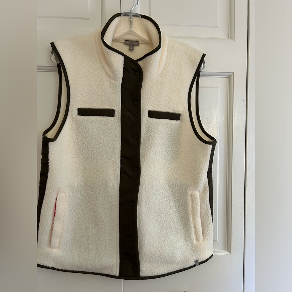 Talbots woman’s size large petite fleece vest off white with olive green piping